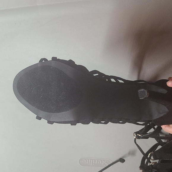 Black lace up boot - Picture 5 of 5